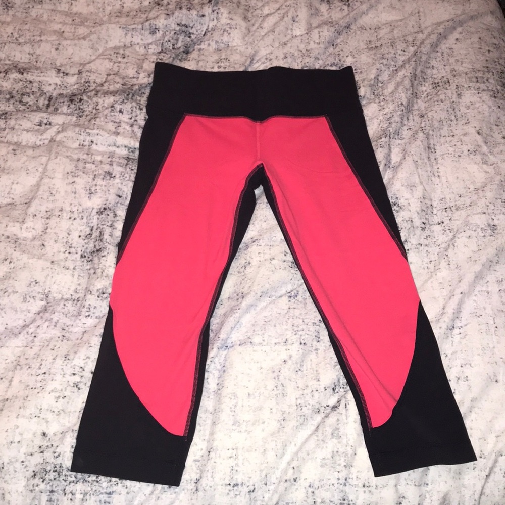 Athleta salutation crop